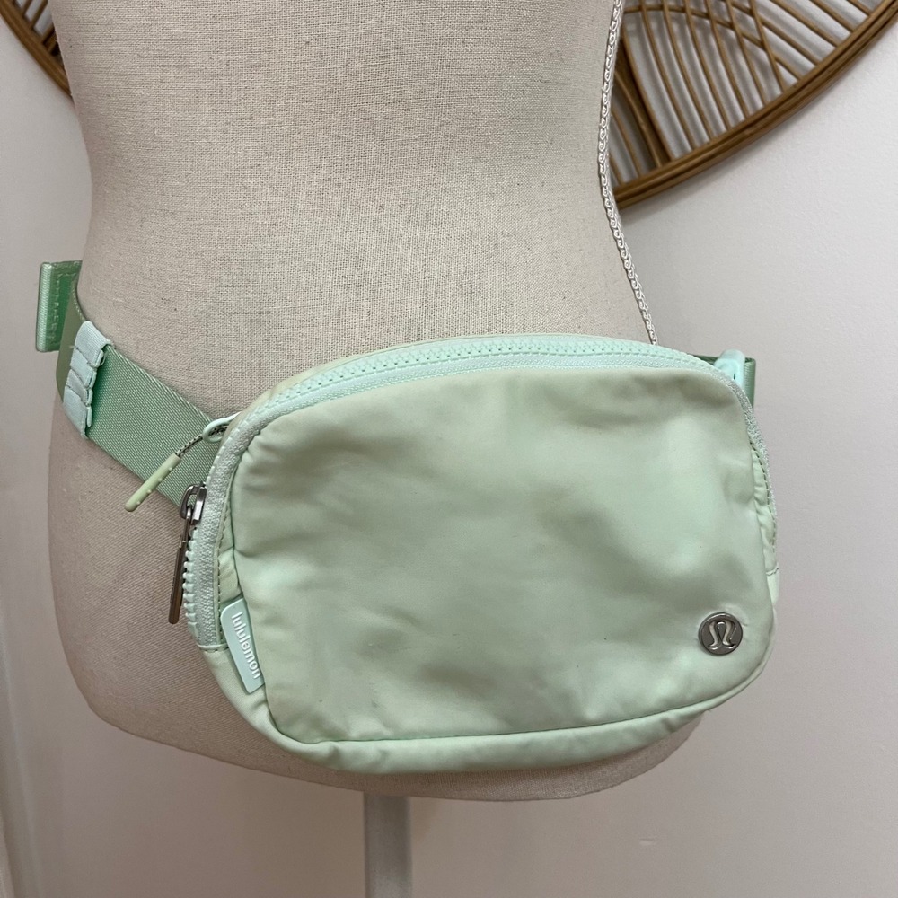 Lululemon Mint Green Everywhere Belt Bag Women OS Nylon Sporty Travel Fanny Pack